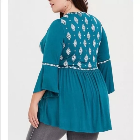 Torrid Green Embroidered Bell-Sleeve Tunic - Picture 2 of 16
